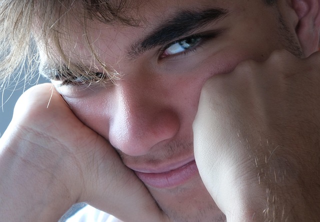 謝らない人は育ちが原因?共通する特徴と心理的背景