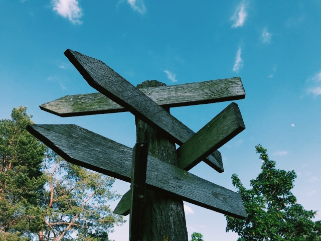 仕事に行きたくない朝を乗り越えるために頼れる相談先リスト