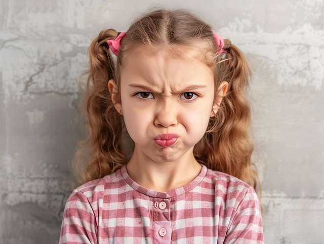 【目つき・表情】エナジーバンパイアの顔の特徴10選と見分け方